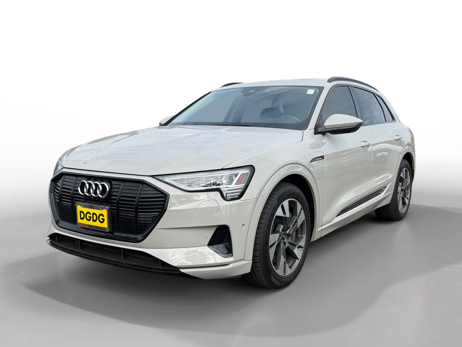 Used 2021 Audi e-tron Premium w/ Convenience Plus Package AWD/4WD image 1