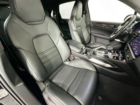 Certified 2022 Porsche Cayenne Turbo image 28