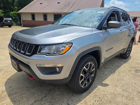 Used 2019 Jeep Compass Trailhawk AWD/4WD image 1