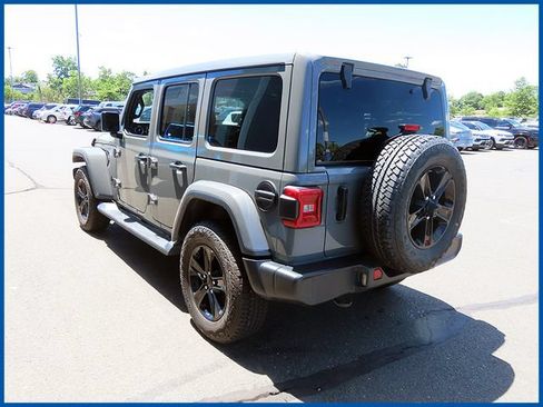 Used 2023 Jeep Wrangler Unlimited Sahara AWD/4WD image 5