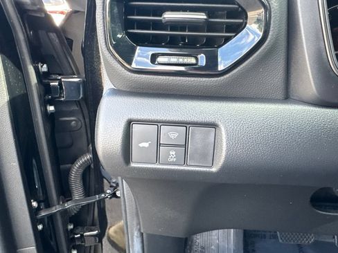 Used 2025 Honda Pilot TrailSport image 47