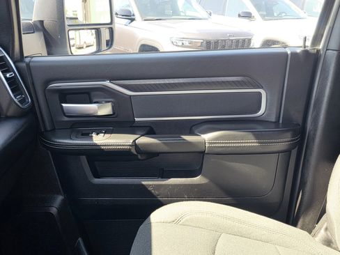 Certified 2025 RAM 2500 Big Horn AWD/4WD image 13