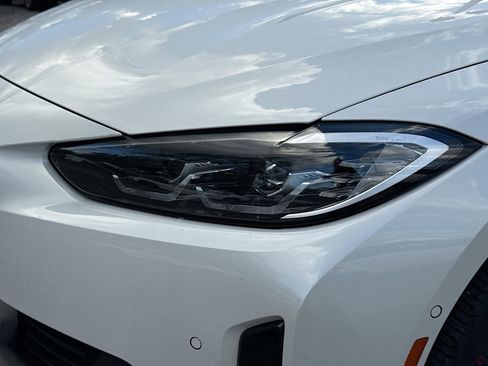 Used 2023 BMW i4 eDrive35 w/ Premium Package image 9