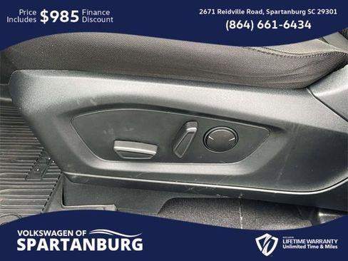 Used 2022 Ford Explorer XLT image 18