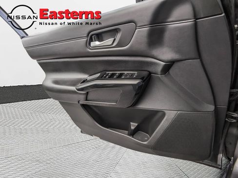 Used 2022 Nissan Pathfinder SV image 32