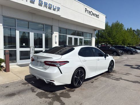 Used 2018 Toyota Camry XSE w/ Driver Assist Package FWD image 3