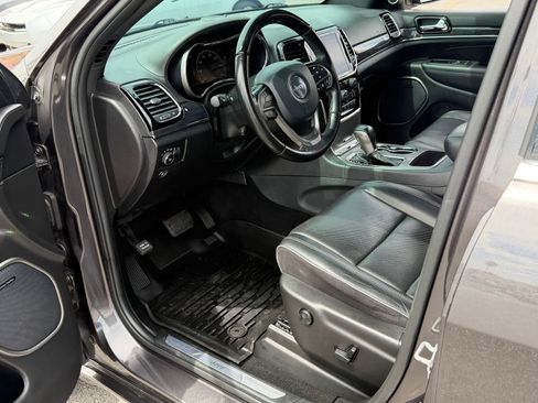 Used 2020 Jeep Grand Cherokee Overland w/ Trailer Tow Group IV RWD image 13