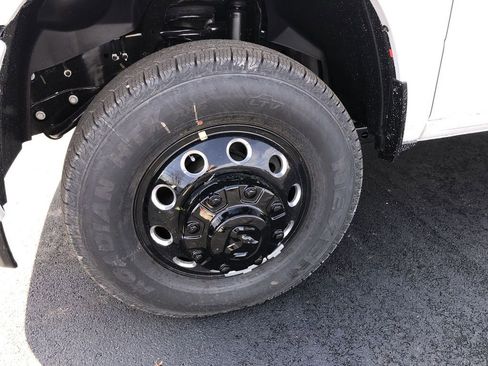 New 2026 RAM 3500 Big Horn AWD/4WD image 10