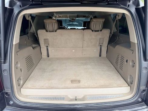 Used 2015 Chevrolet Suburban LT RWD image 14
