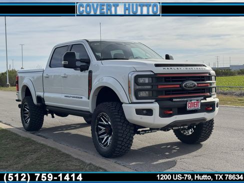 New 2026 Ford F250 Lariat w/ Black Appearance Package image 4