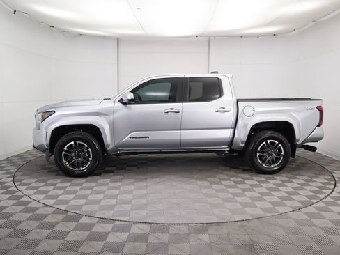 Used 2024 Toyota Tacoma TRD Sport image 8