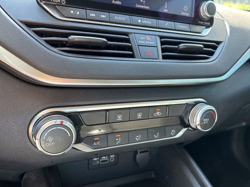 Used 2022 Nissan Altima 2.5 SV image 29