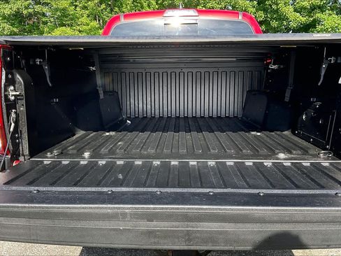 Certified 2020 Toyota Tacoma SR5 AWD/4WD image 32