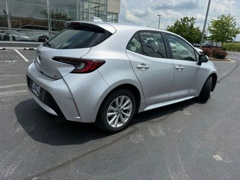 Used 2023 Toyota Corolla SE FWD image 3