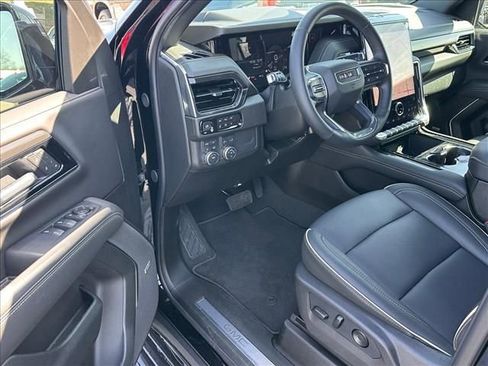 New 2026 GMC Yukon XL Elevation image 18