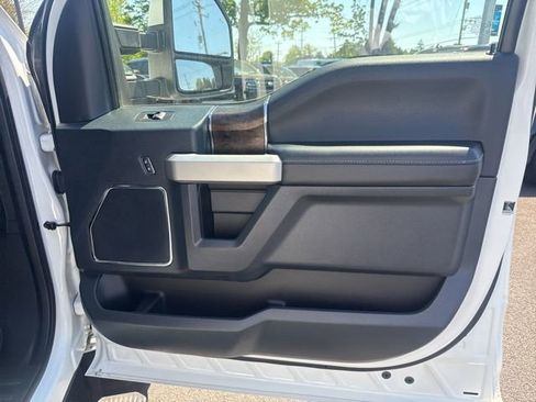 Used 2022 Ford F450 Lariat w/ Lariat Ultimate Package AWD/4WD image 14