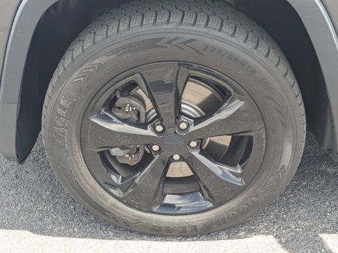 Used 2016 Jeep Cherokee Sport w/ Cold Weather Group AWD/4WD image 13