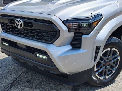 Certified 2024 Toyota Tacoma TRD Sport w/ TRD Sport Upgrade Package AWD/4WD image 2