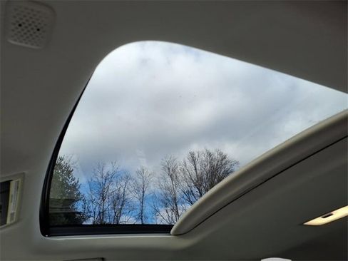 Used 2021 Lexus UX 250h w/ Premium Package image 17