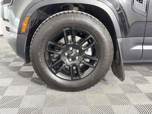 Used 2024 Land Rover Defender 110 S image 29