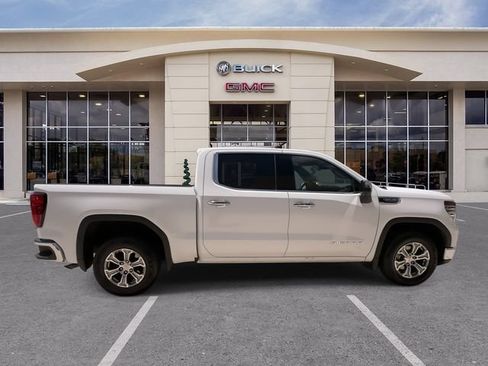 Certified 2025 GMC Sierra 1500 SLT RWD image 16