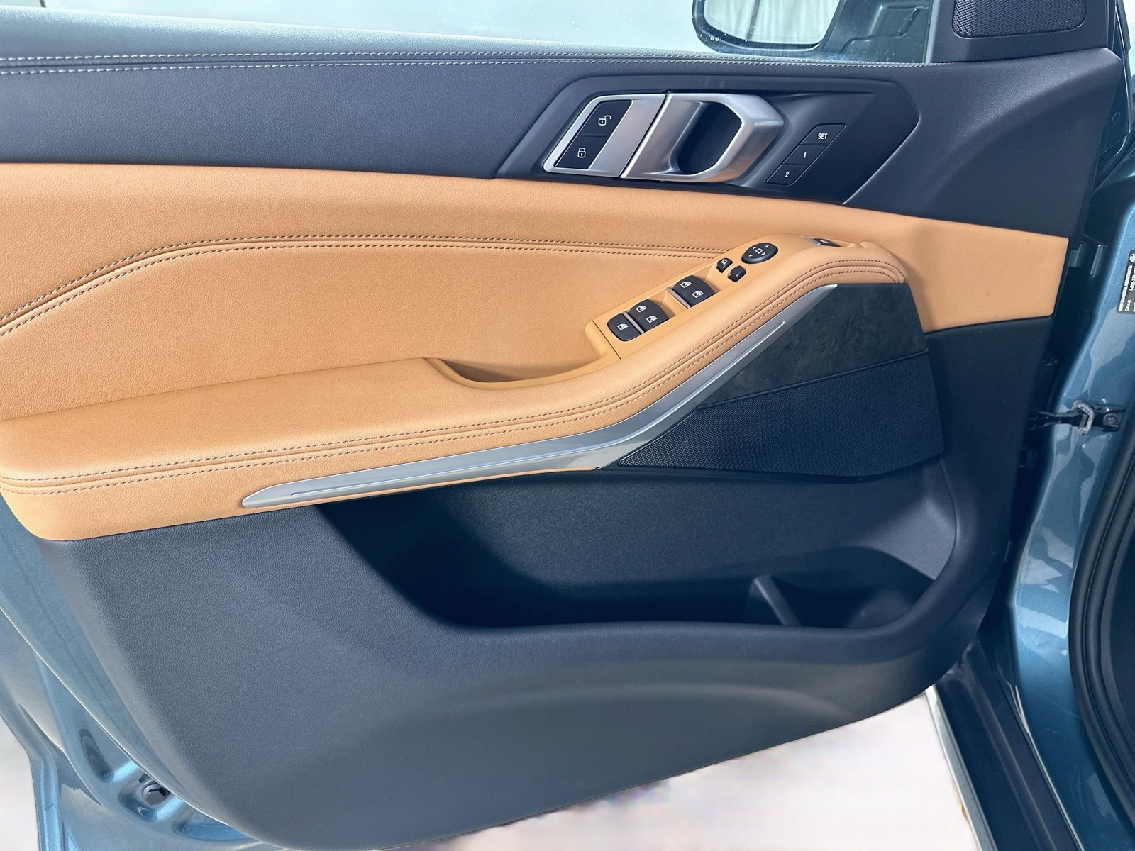 Used 2024 BMW X5 xDrive40i w/ Parking Assistance Package AWD/4WD image 16