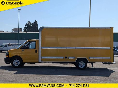 Used 2021 GMC Savana 3500 Extended w/ Power Convenience Package RWD image 4