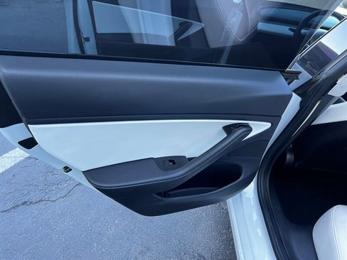 Used 2019 Tesla Model 3 Standard Range Plus RWD image 22