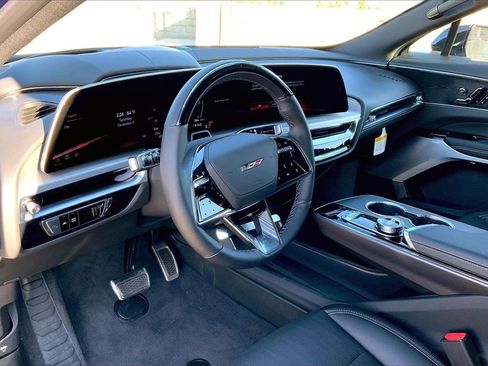 New 2026 Cadillac Lyriq V image 9