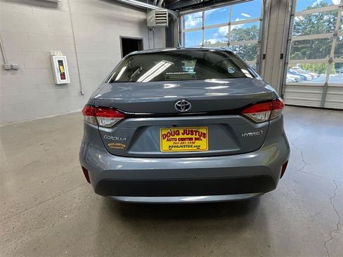 Used 2021 Toyota Corolla LE w/ Carpet Mat Package (TMS) FWD image 4