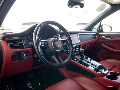 Certified 2023 Porsche Macan GTS AWD/4WD image 4