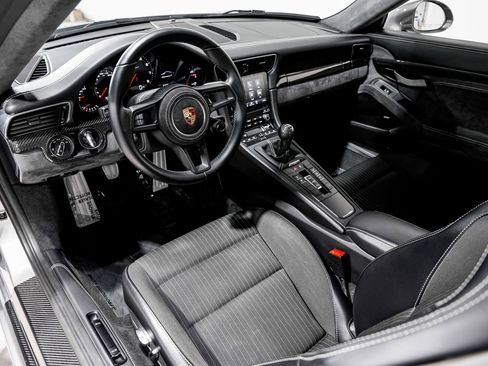 Used 2018 Porsche 911 Carrera T RWD image 9