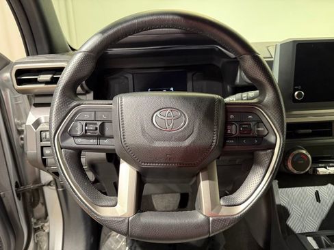 Certified 2025 Toyota 4Runner SR5 AWD/4WD image 23