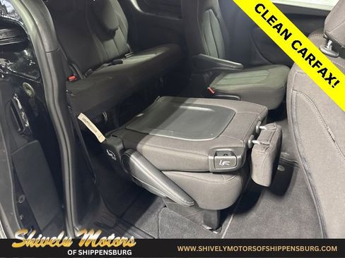 Used 2024 Chrysler Pacifica Touring image 35