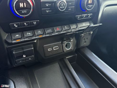 Used 2019 Chevrolet Silverado 1500 High Country w/ Technology Package AWD/4WD image 45
