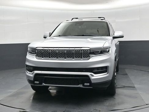 Used 2022 Jeep Grand Wagoneer Series III w/ HD Trailer Tow Package AWD/4WD image 8