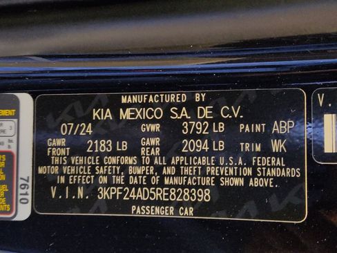 Used 2024 Kia Forte LXS FWD image 33