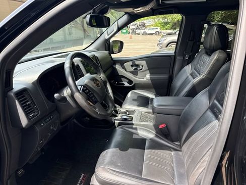 Used 2022 Nissan Frontier PRO-4X w/ Pro-4X Premium Package AWD/4WD image 13