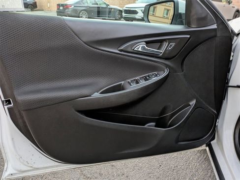 Used 2024 Chevrolet Malibu LT image 11