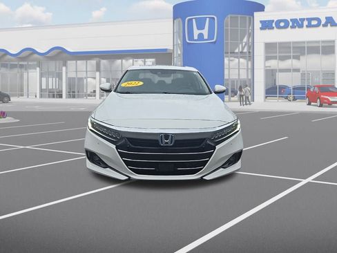 Used 2022 Honda Accord Touring image 2
