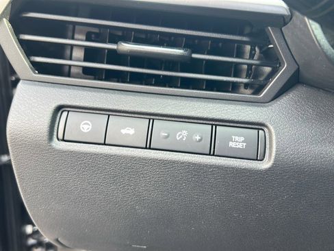 Used 2022 Nissan Altima 2.5 SV image 16
