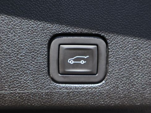 Used 2025 Cadillac XT6 Premium Luxury AWD/4WD image 10