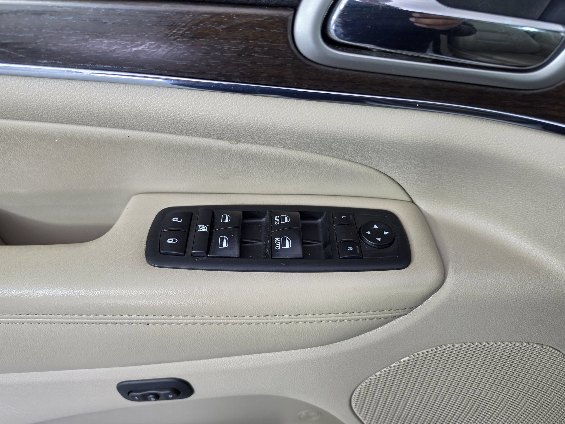 Used 2018 Jeep Grand Cherokee Limited w/ Luxury Group II AWD/4WD image 18