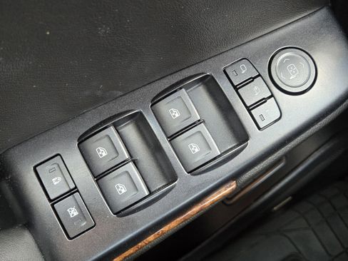 Used 2018 Chevrolet Tahoe Premier w/ RST 6.2L Performance Edition image 17