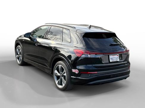 Used 2024 Audi Q4 e-tron Prestige image 3