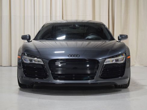 Used 2014 Audi R8 V8 w/ Convenience Package image 9