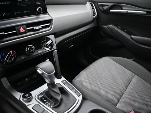 Used 2024 Kia Seltos LX AWD/4WD image 4