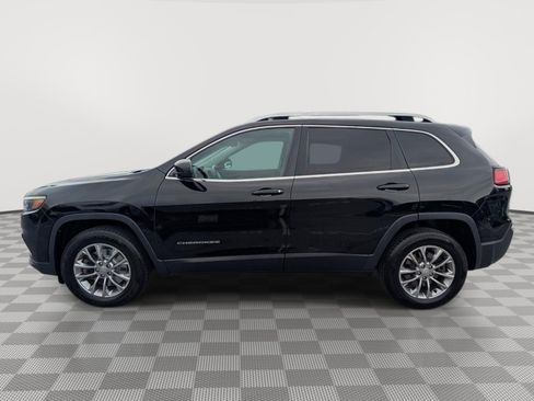 Used 2019 Jeep Cherokee Latitude Plus AWD/4WD image 2
