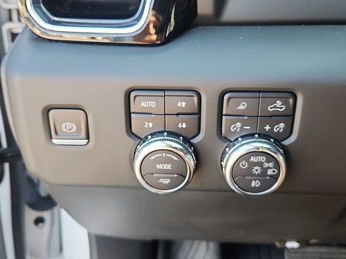 Used 2023 GMC Sierra 1500 Denali AWD/4WD image 28