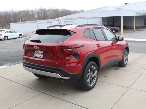 New 2026 Chevrolet Trax LT image 4